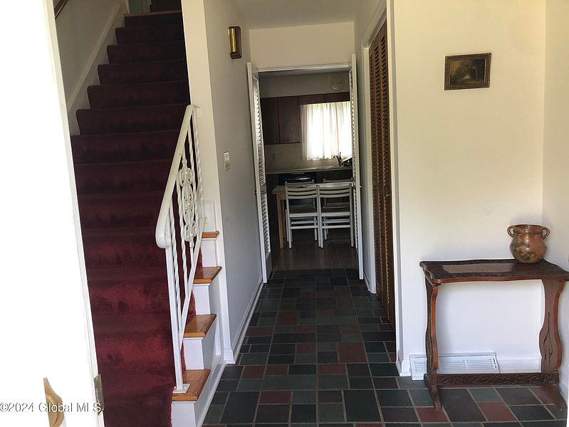 3rd image of 28 Country Fair Ln