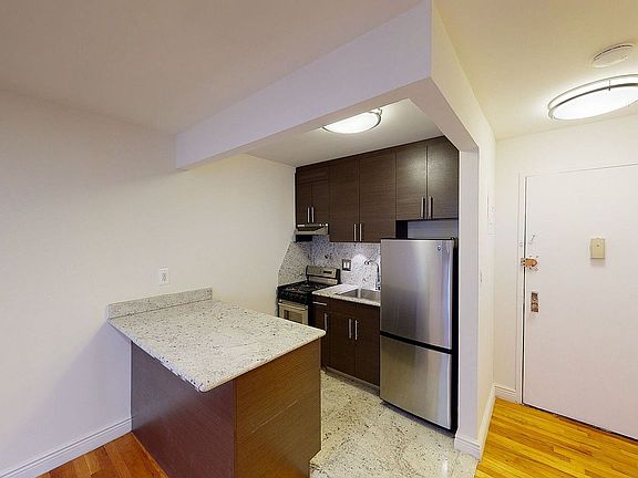 4th image of 50 Prince St APT 3D