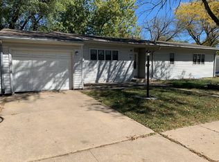 6722 SW Windsong Dr, Topeka, KS 66619