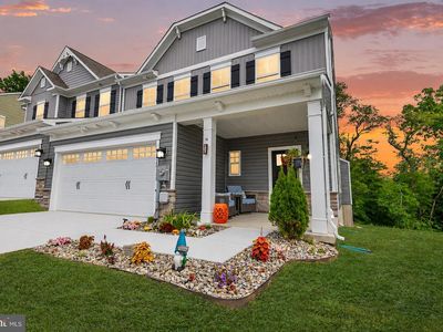 2820 Town View Cir, New Windsor, MD 21776