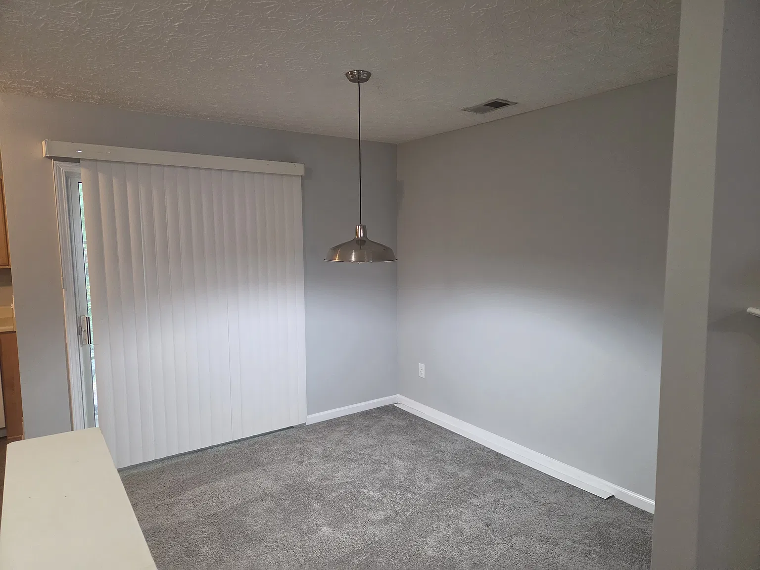 3 bed, 2.5 bath, 1418 sqft, $2,150 — Photo 4