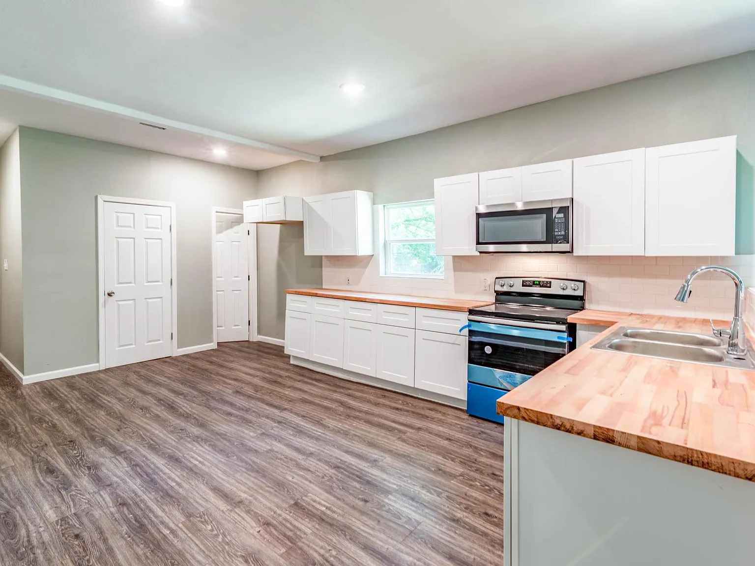 3 bed, 1316 sqft, $1,395 — Photo 4