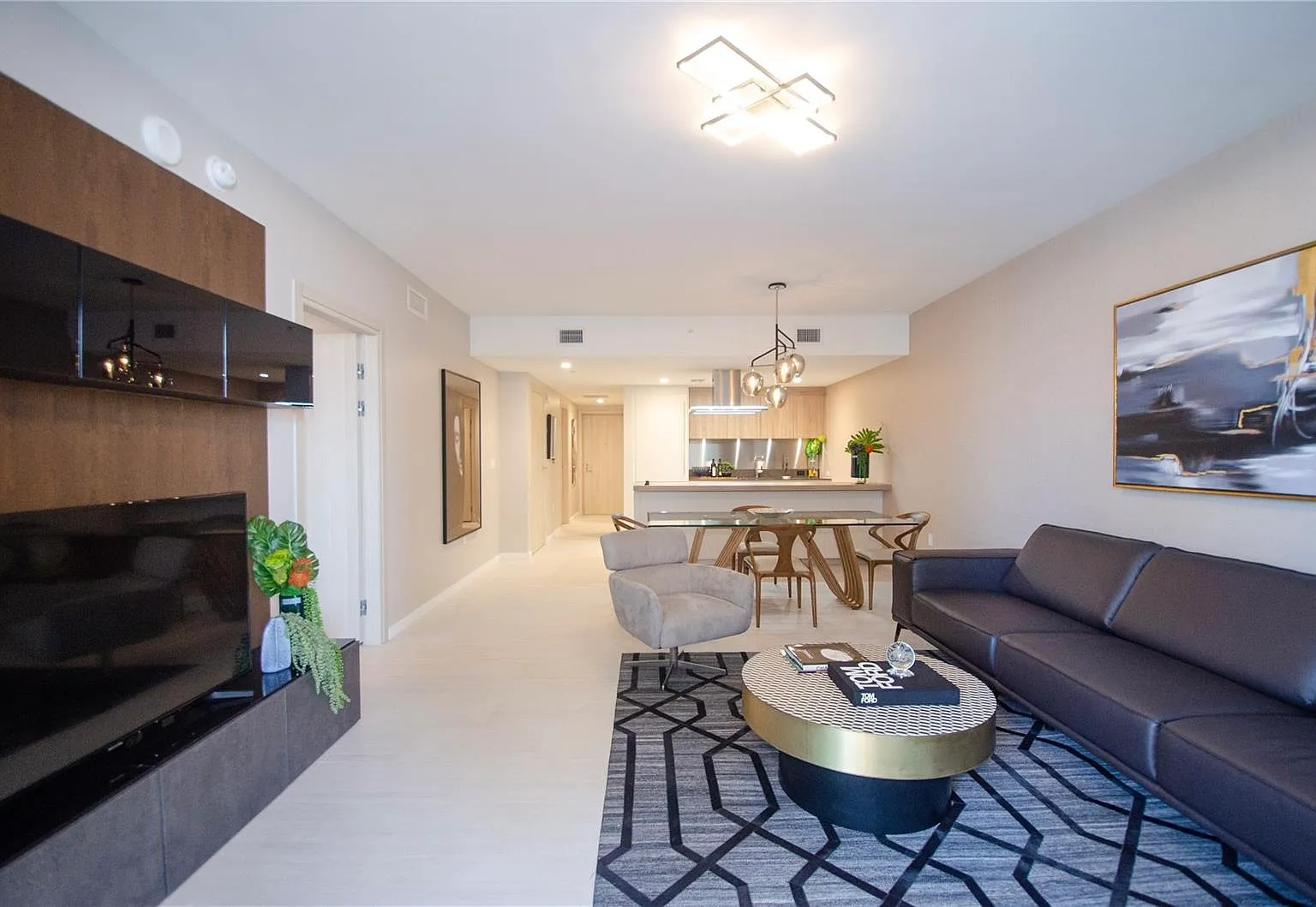 1000 Brickell Plz — Photo 4