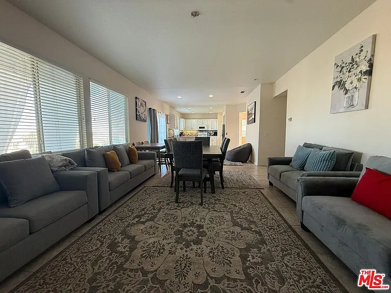 719 W Avenue Q10 — Photo 9