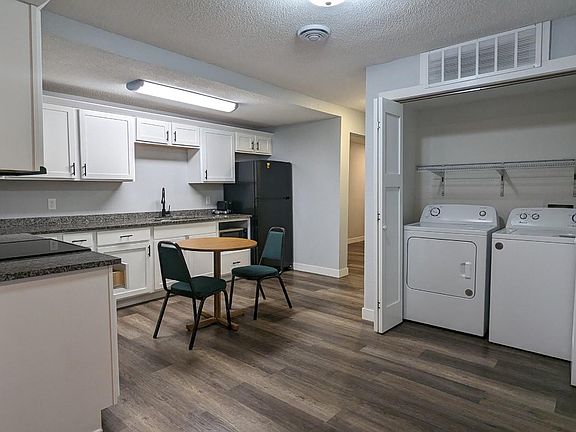 3rd image of 1955 1st Ave N APT 3