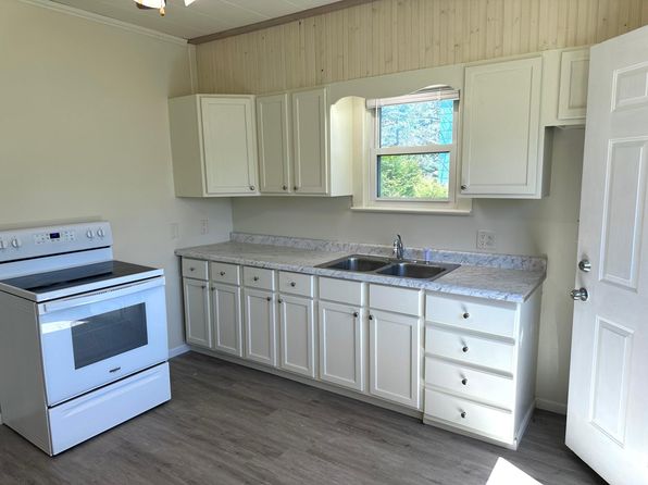 208 E Frederick St, Le Roy, MN 55951