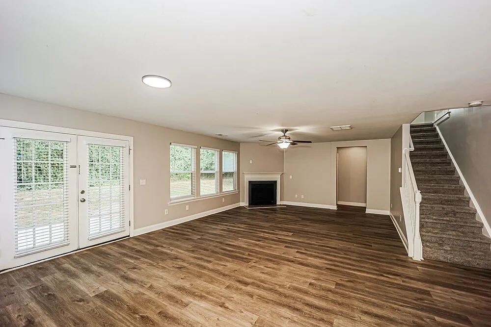 3 bed, 2.5 bath, 2006 sqft, $2,150 — Photo 4