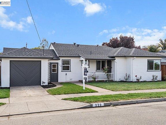3rd image of 320 Beach Rd