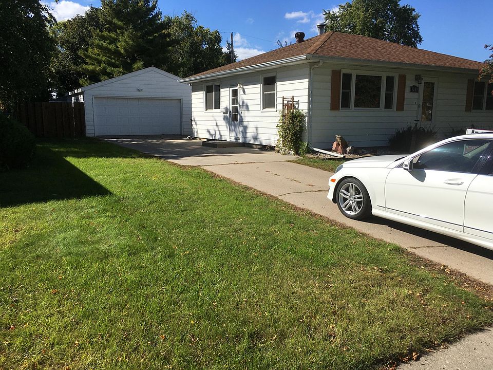 1207 9th St N, Moorhead, MN 56560 Zillow