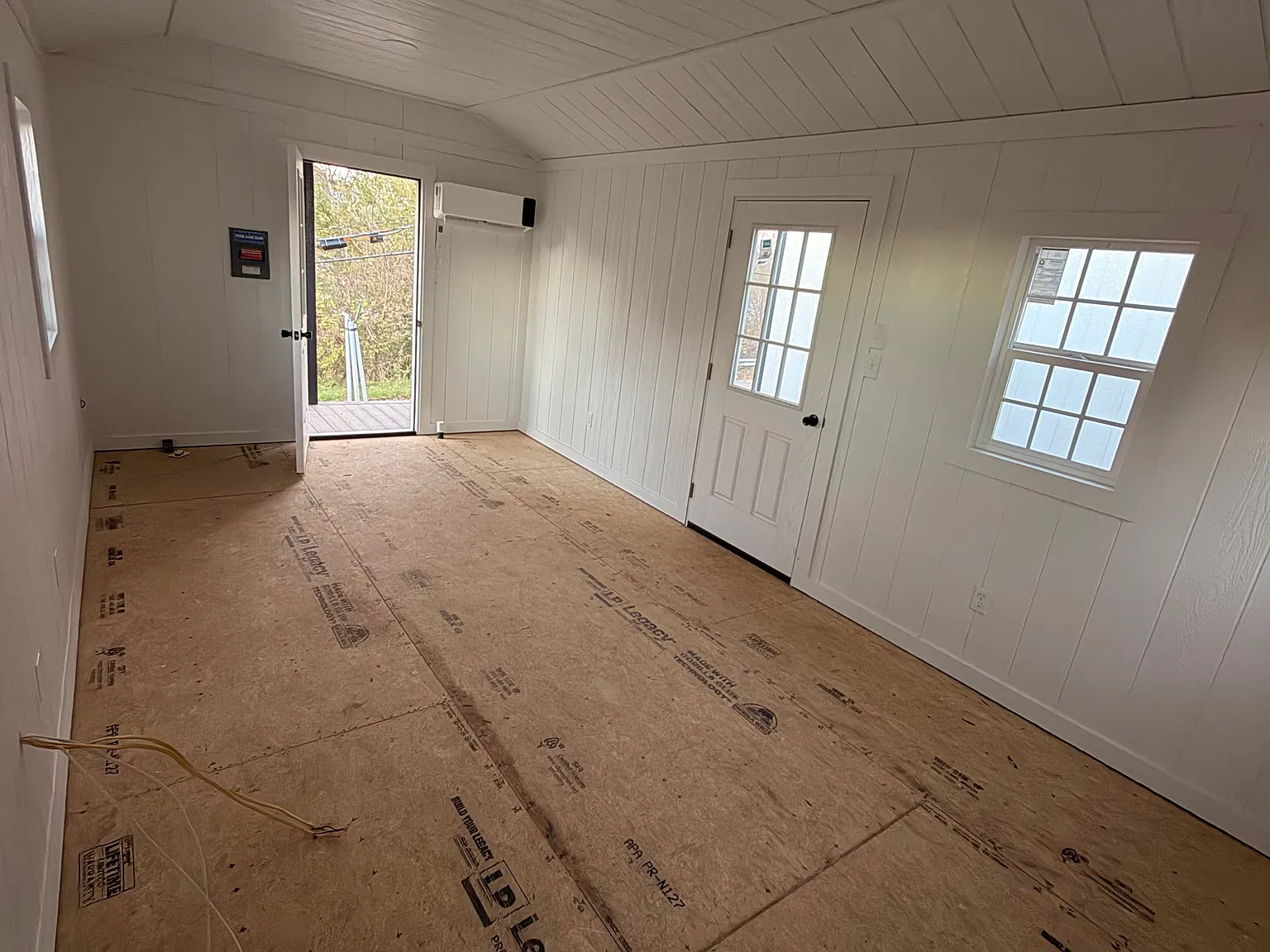 2 bed, $1,100 — Photo 2