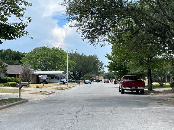 4th image of 1020 Parkhill Ave