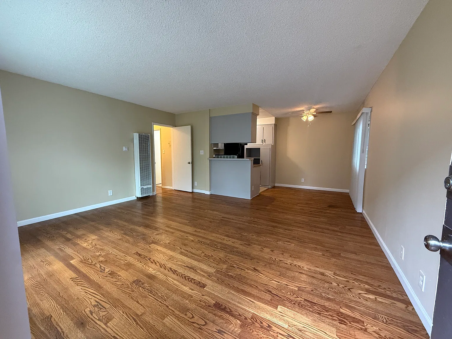 1215 Barry Ave — Photo 1