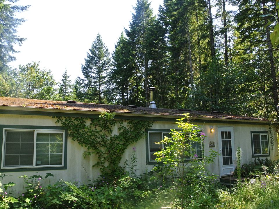1st image of 200 NE Cedar Ln