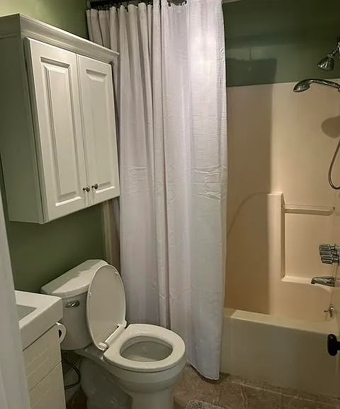 513 E Gordon St — Photo 9