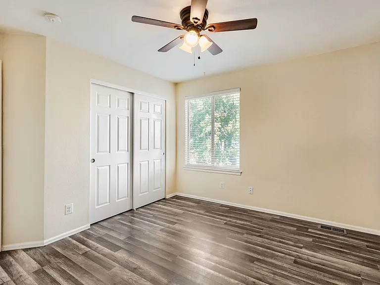 5389 E Manchester Dr — Photo 12