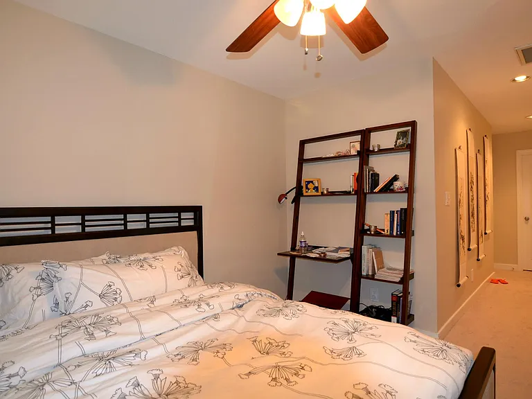 Secondary bedroom with flexible layout for bedroom or office