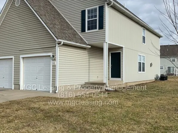 513 N Foxridge Dr, Raymore, MO 64083