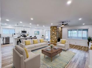 317 Pinecliff Dr, Las Vegas, NV 89145