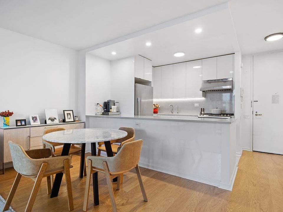 1st image of 255 E 49th St APT 17C