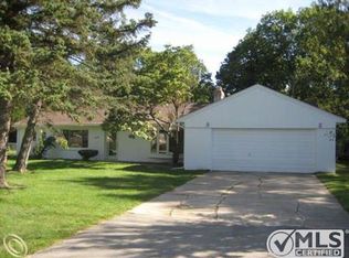 22776 Elmgrove St, Farmington Hills, MI 48336