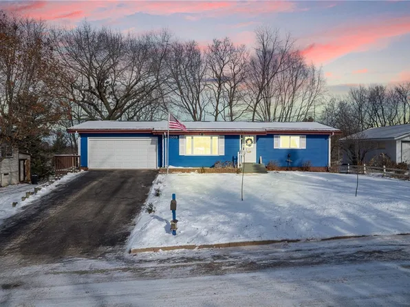 1109 16th Avenue E, Menomonie, WI 54751