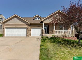11154 Cimarron St, Papillion, NE 68046