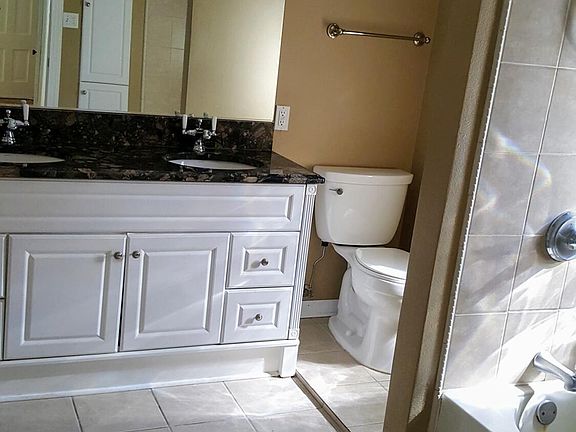 5th image of 3838 N Maryland Ave #2201