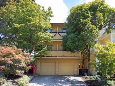 1514 Nob Hill Avenue N, Seattle, WA, 98109