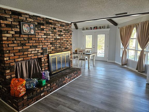 2nd image of 1093 Day Lily Farm Rd