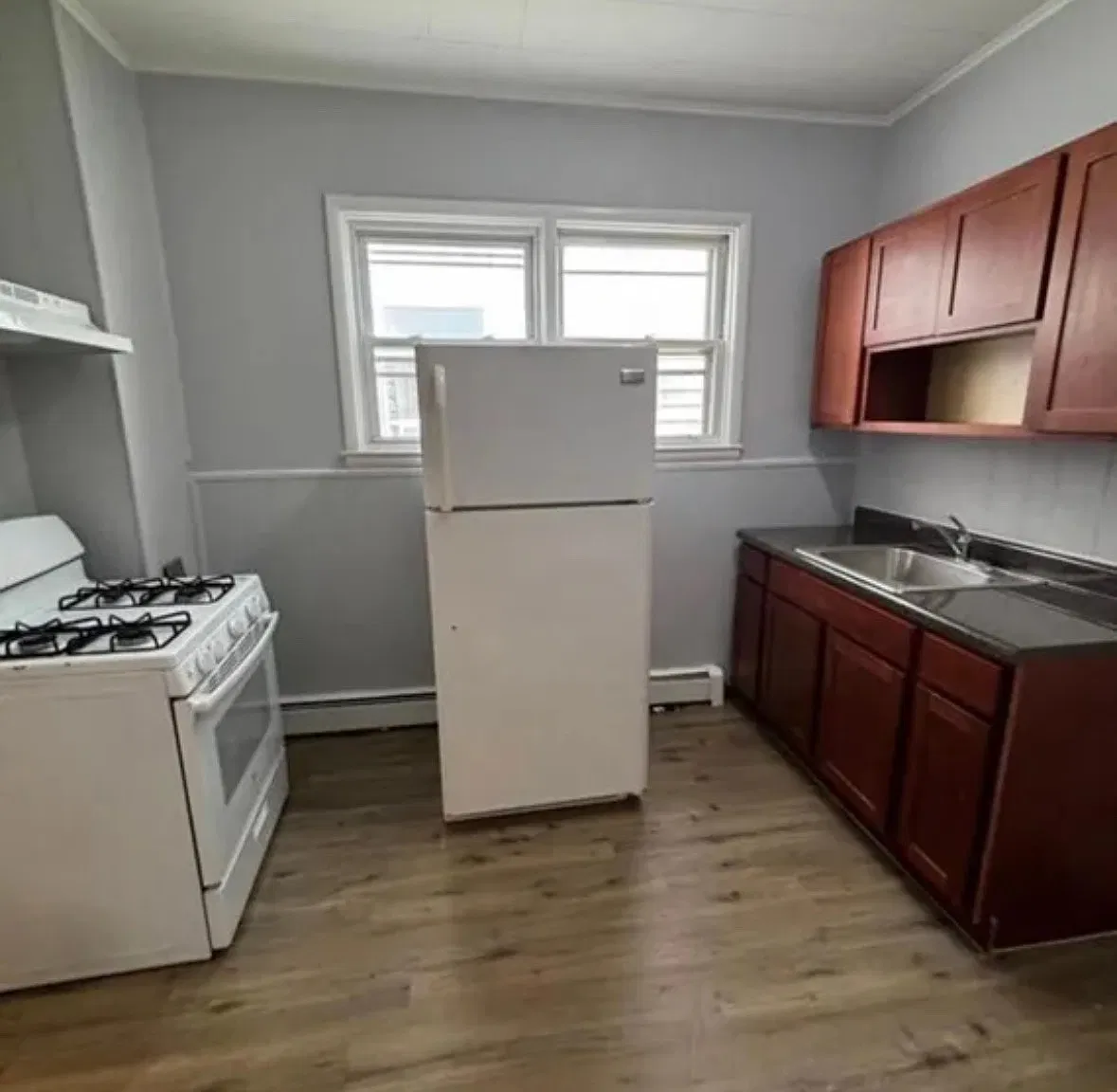 27 Parker Ave — Photo 1