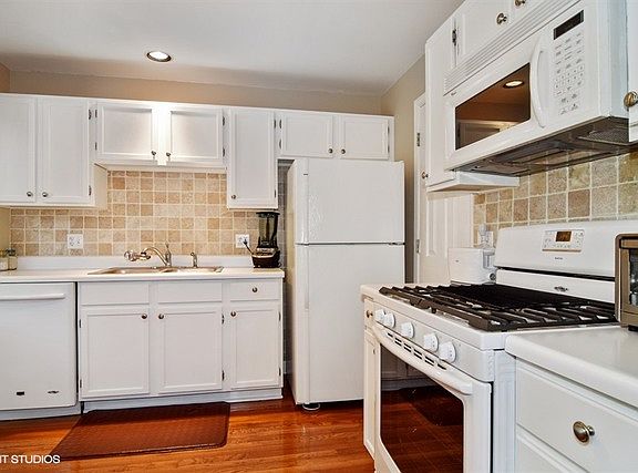 5th image of 2874 Meadow Ln Unit D