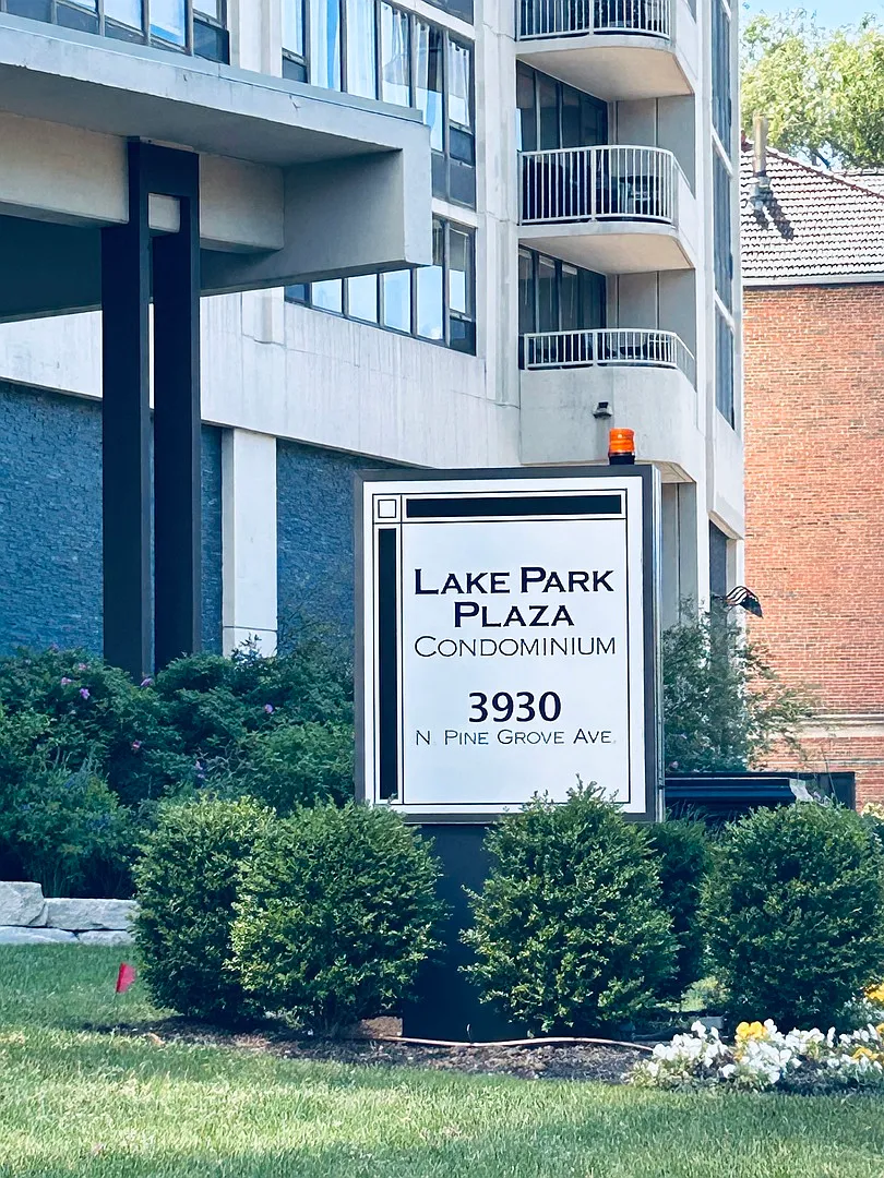 1 bed, 800 sqft, $2,400 — Photo 2
