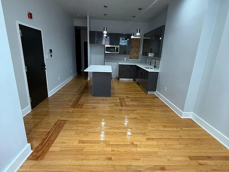 713 N 16th St #1 — Photo 3