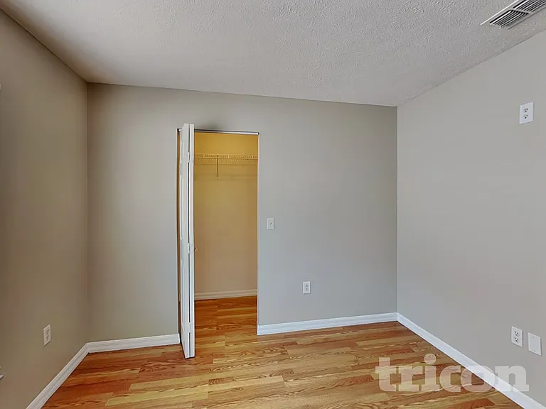 11008 Millbury Ct — Photo 13