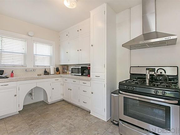 2nd image of 3709 Georgia St