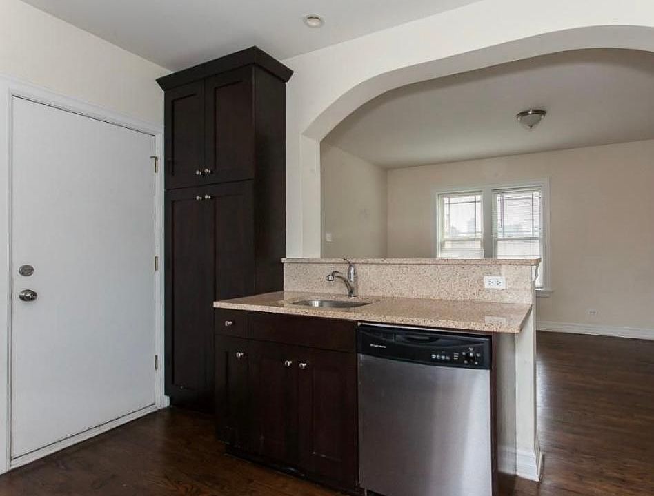 1st image of 3809 N Sheffield Ave #7b4w8xynt