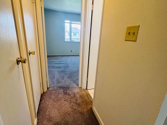 5th image of 601 21st Avenue Pl