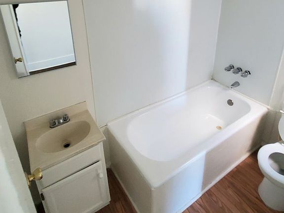3rd image of 2819 Leeward Ave APT 412