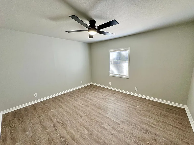 705 Sunrise Ave — Photo 49