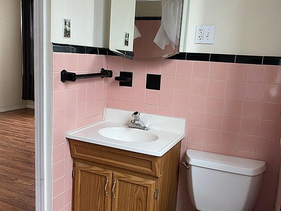 4th image of 2115 S 11th St Floor 3