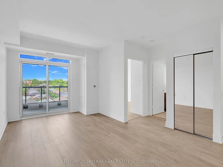 858 Dupont St #713 — Photo 10