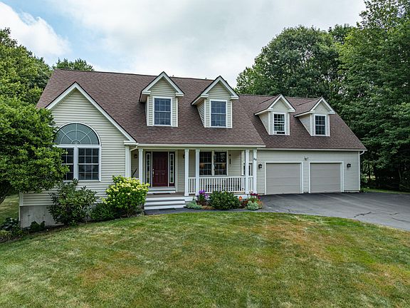 3rd image of 89 Alexander Drive