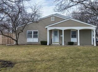 800 Bishop Ct, Schaumburg, IL 60194