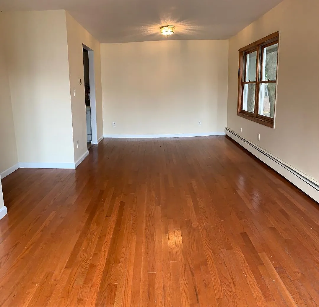 426 Colchester Avenue - 1 — Photo 3
