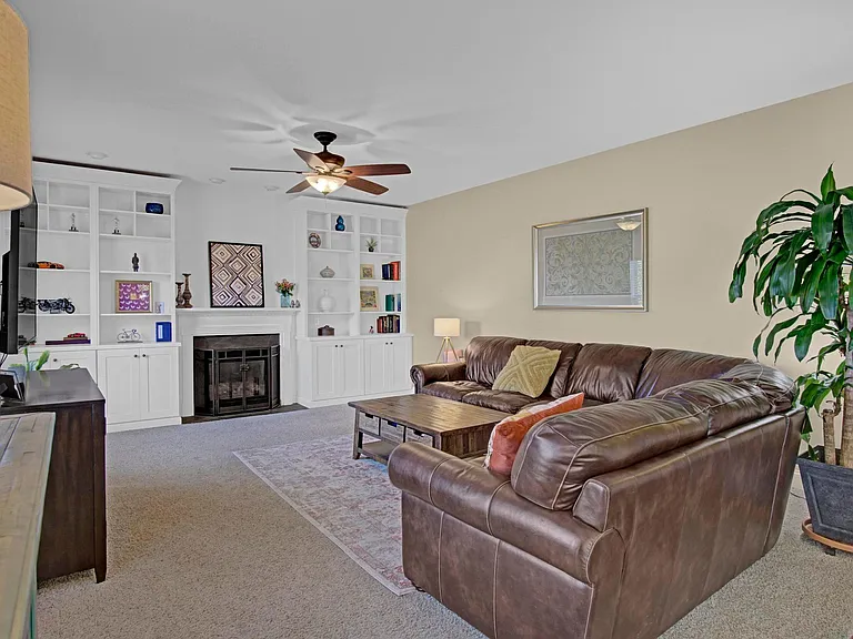 74 Stone Run Dr — Photo 16