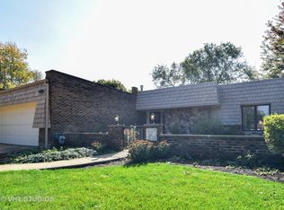 10 Temple Garden Ct, St Charles, IL