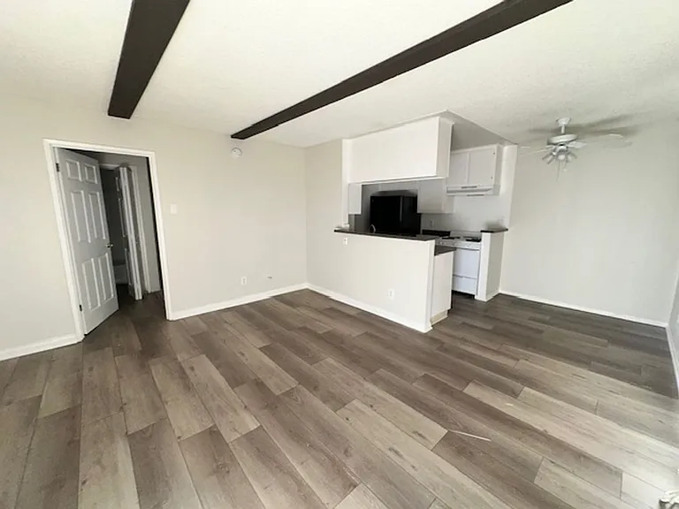 Saticoy Carriage House LLC — Photo 17
