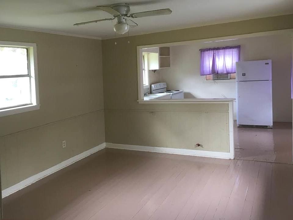 2nd image of 1147 County Road 703