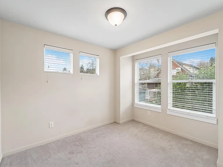 814 28th Ave S — Photo 13