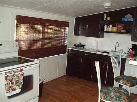 2nd image of 27397 Horne Ave